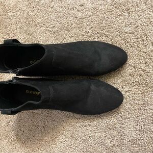 Old Navy Women's Black Heeled Boots